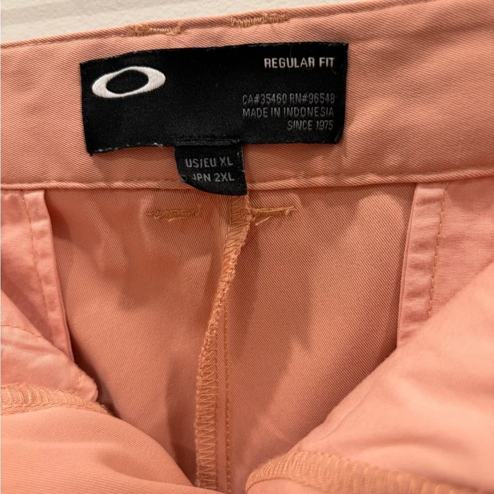 Oakley Peach-Blend‎ Athletic Shorts